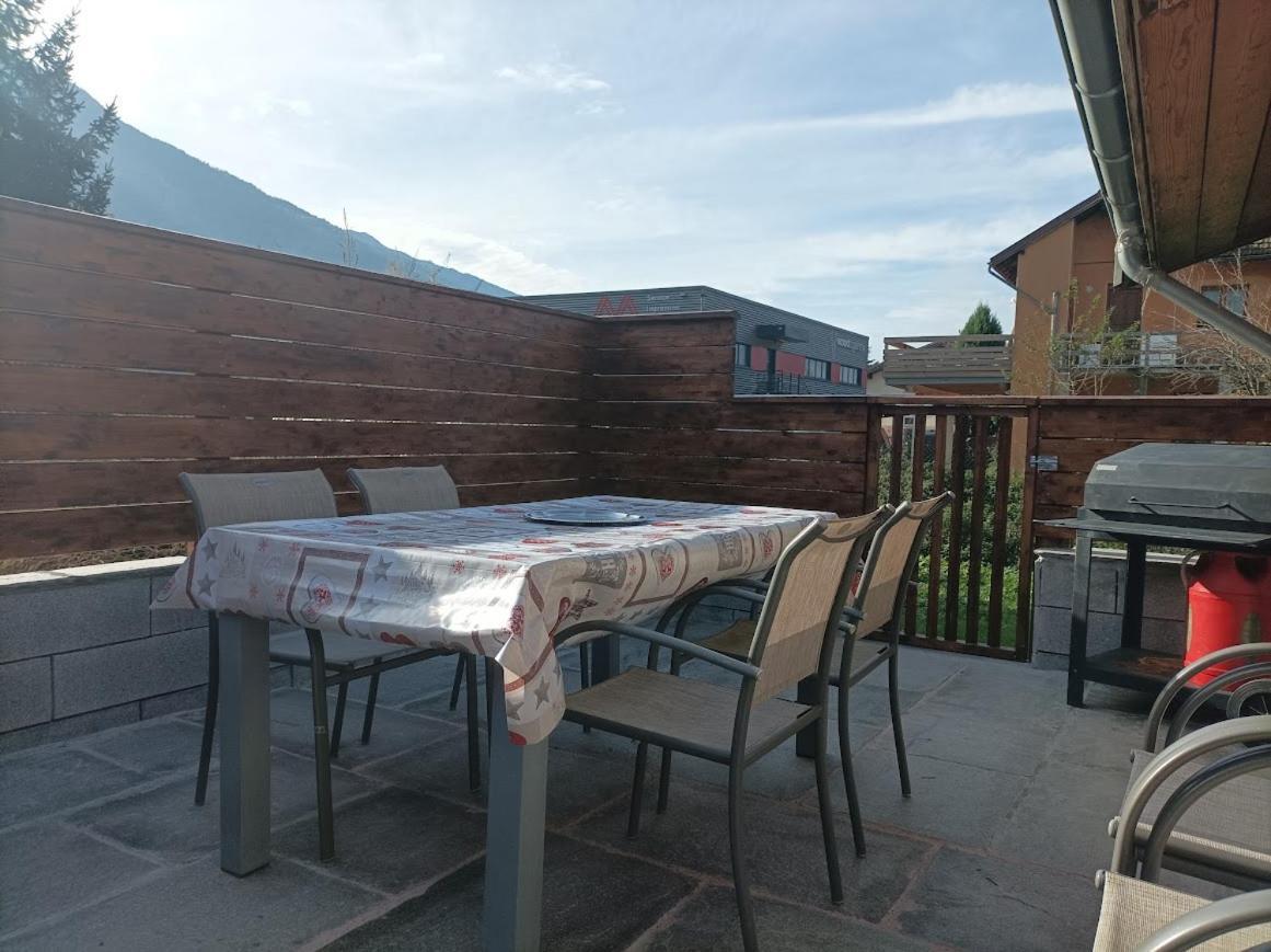Joli Appart Terrasse Et Jardinet Albertville Exteriör bild